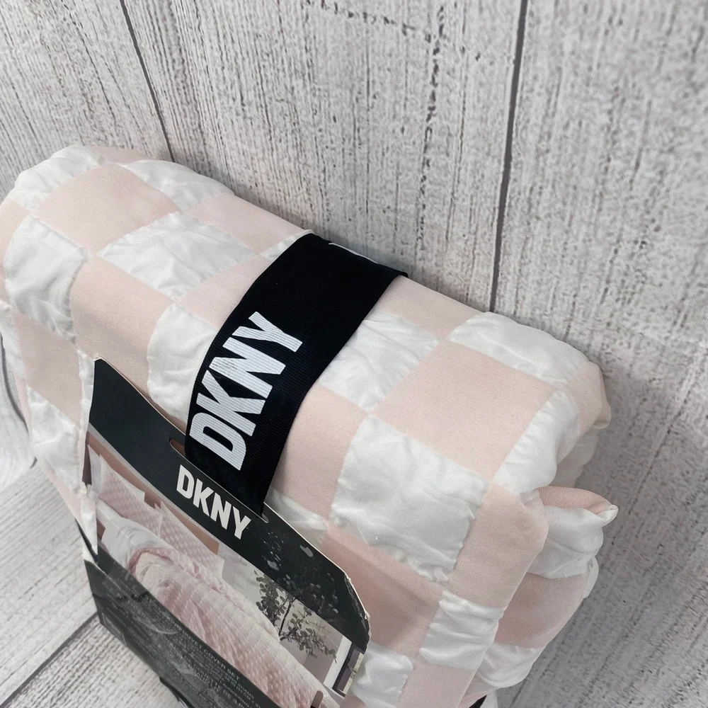 DKNY Duvet Cover Set King Pink White Checkered Puckered Texture Pastel Girly